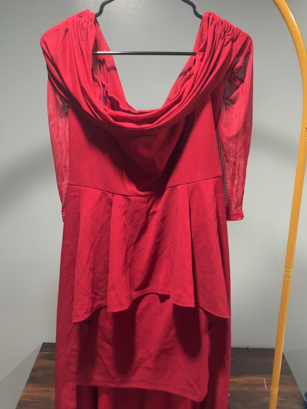 SHEIN Curve Red Plus Size Top 1XL - Picture 2 of 3